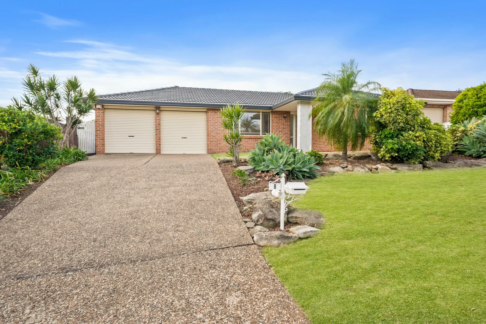8 Fitzroy Close, Hinchinbrook NSW 2168