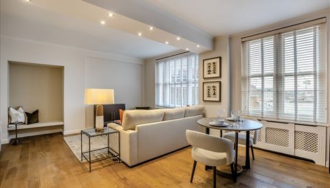 Hill Street, London, London W1J