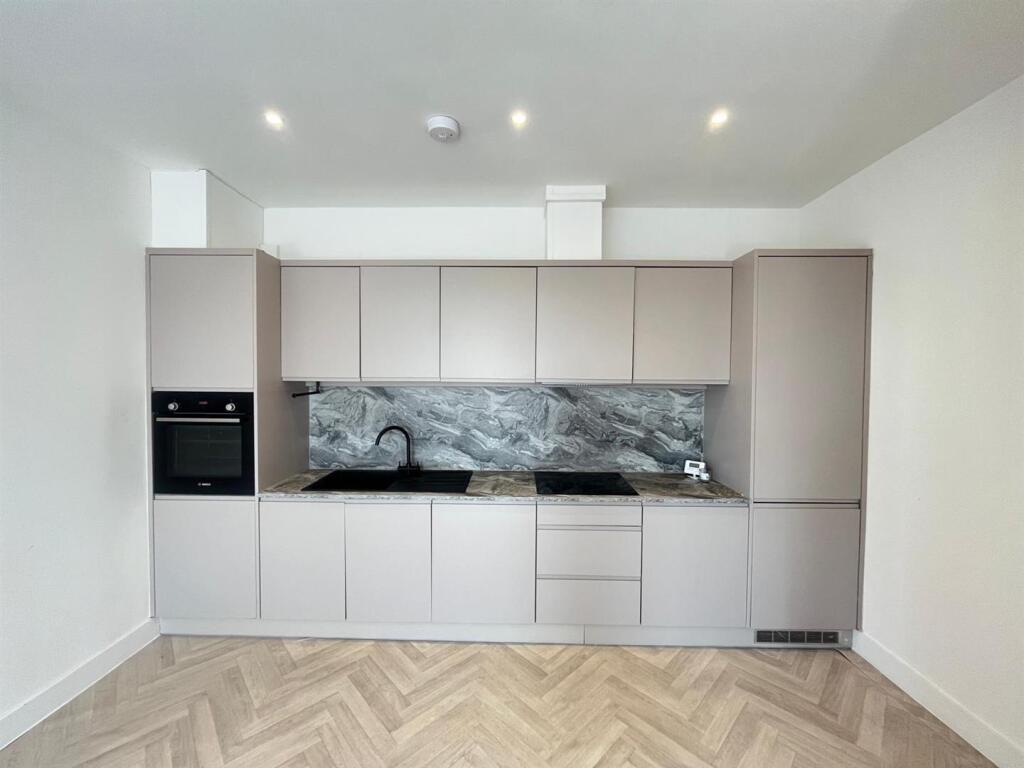 Additional image 6 of PENTHOUSE- Black Lake, West Bromwich