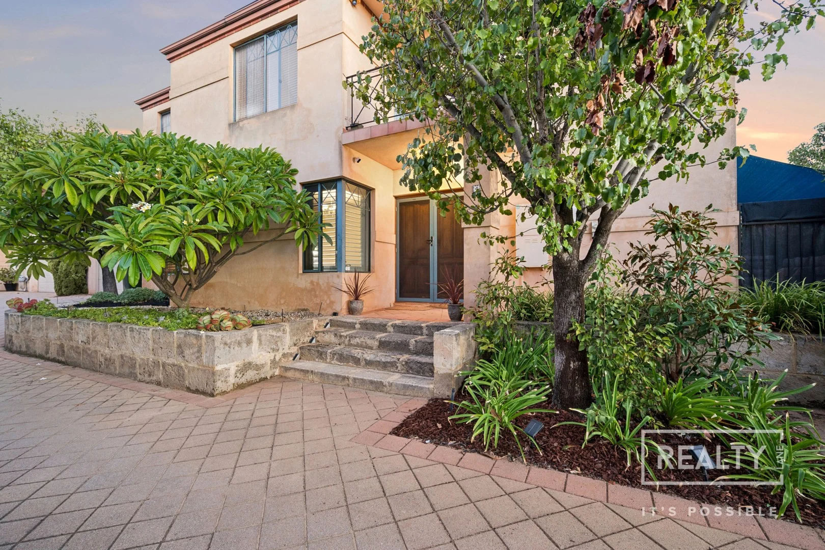 4/104 Grand Promenade, Doubleview WA 6018