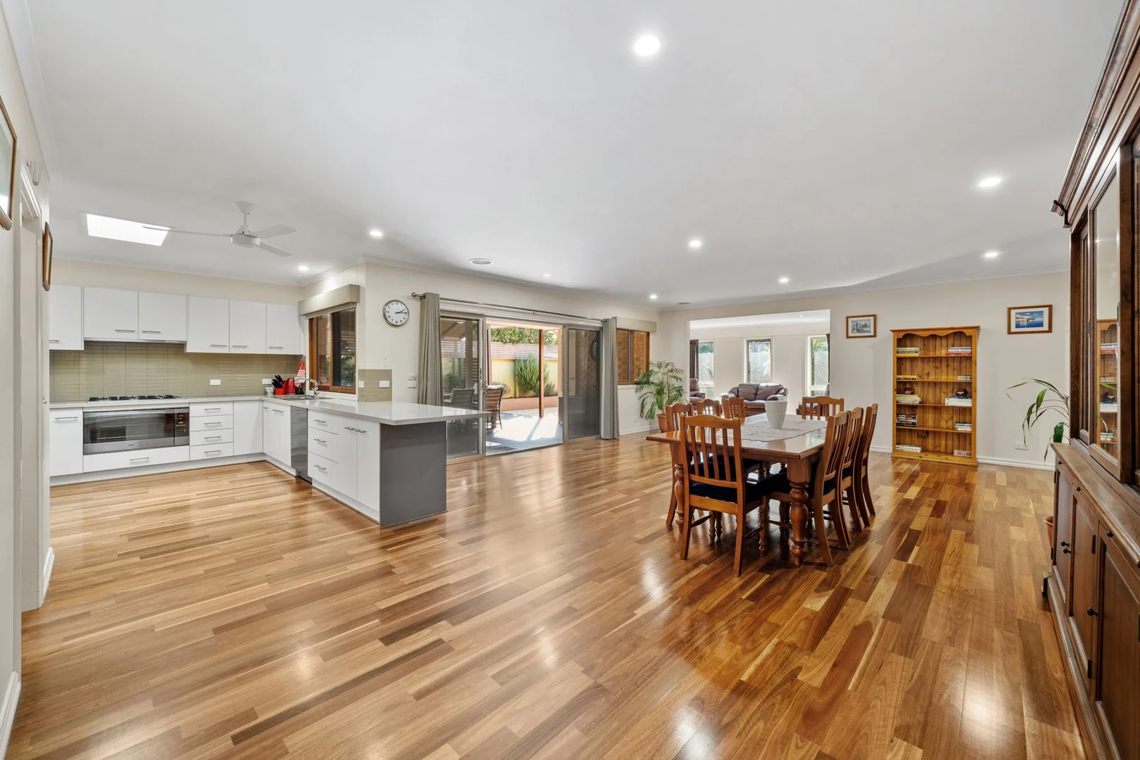 Additional image 6 of 37 Cedarwood Crescent, Berwick VIC 3806