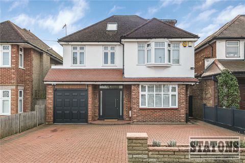 Greenway, Totteridge, London N20