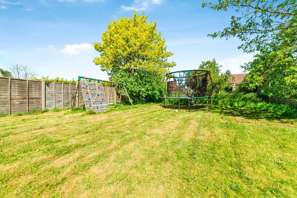 Additional image 18 of 3 bed semi-detached house for saleWestfield Crescent, Thatcham RG18