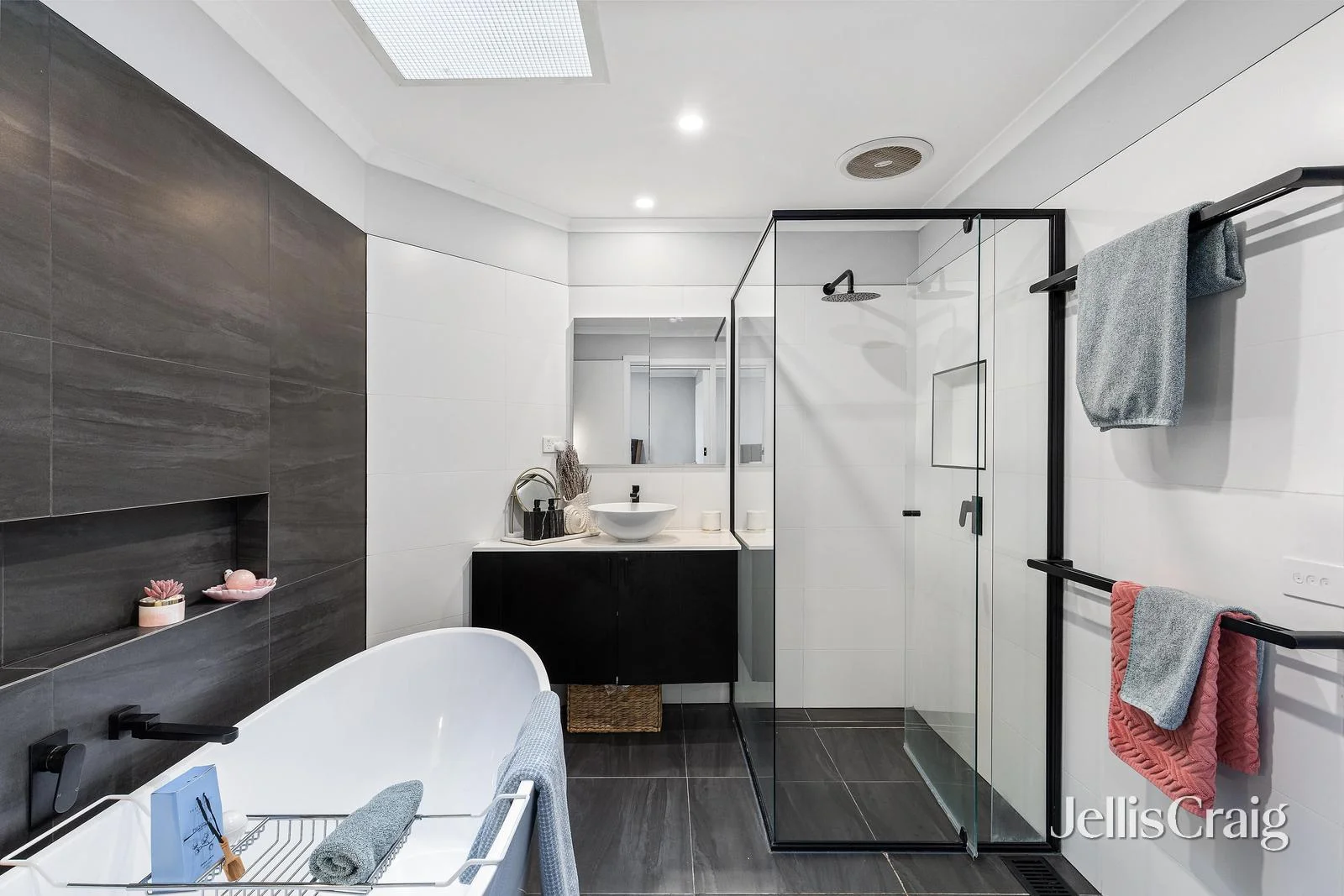 Additional image 8 of 2/148 Nell Street, Greensborough VIC 3088