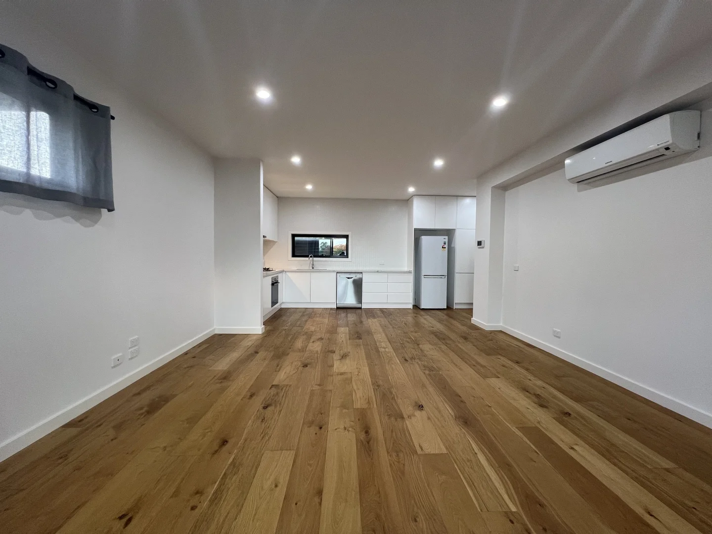 4 Station Walk, Box Hill VIC 3128 photo 2
