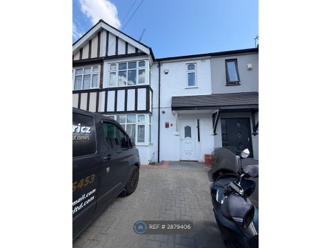 Coombewood Drive, Romford RM6