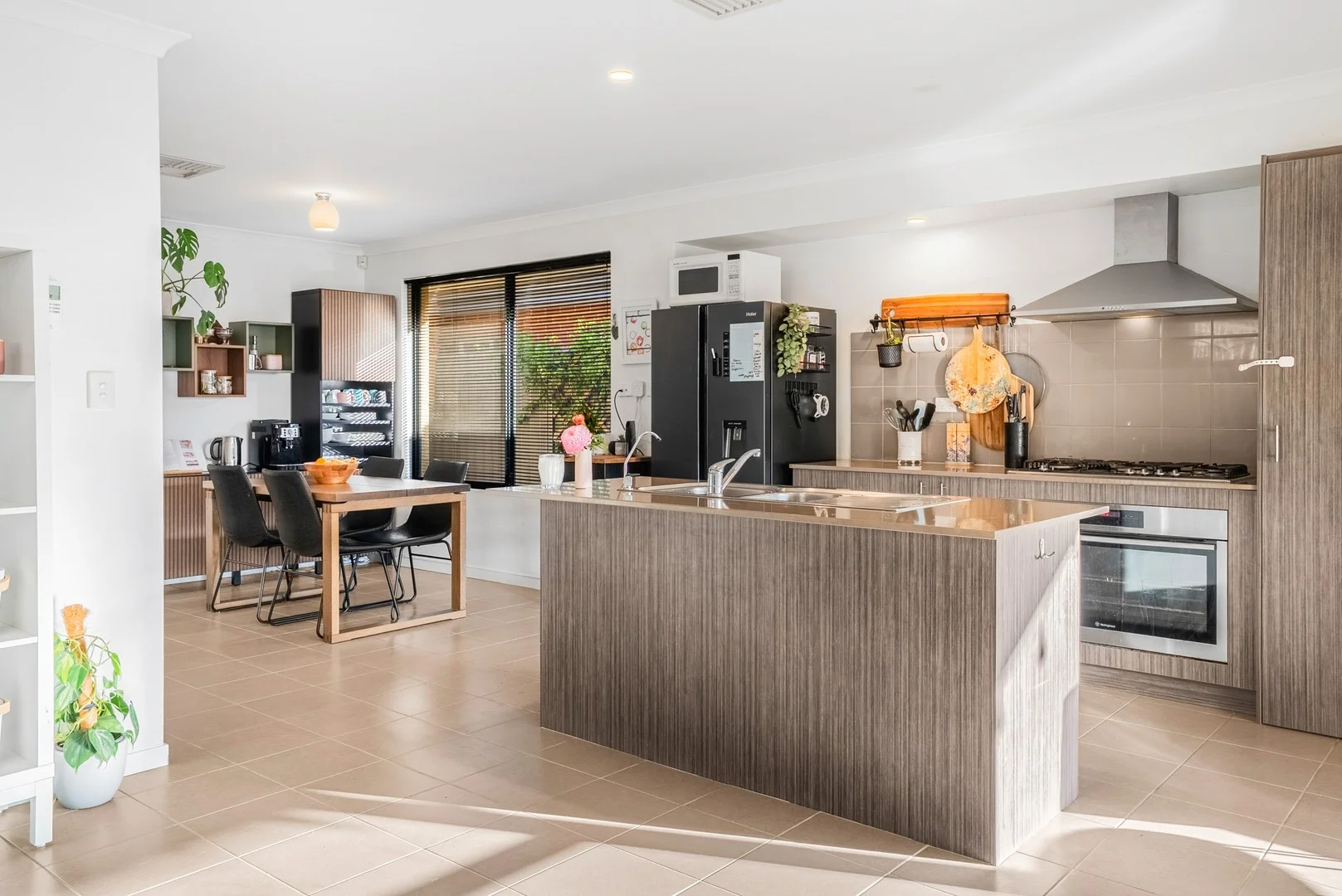 8 Addis Way, Wandi WA 6167