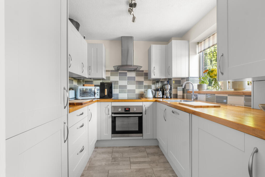 Granary Road, Stoke Heath, Bromsgrove B60 3QH photo 3