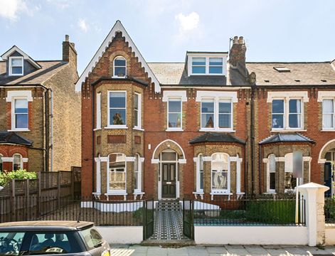 Mundania Road, East Dulwich, London SE22