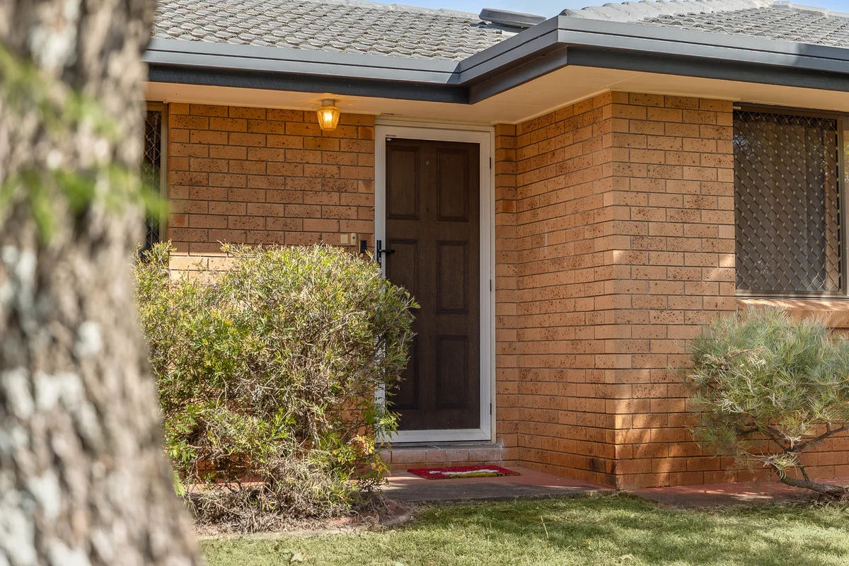 Additional image 3 of 8 Champagne Crescent, Wilsonton Heights QLD 4350