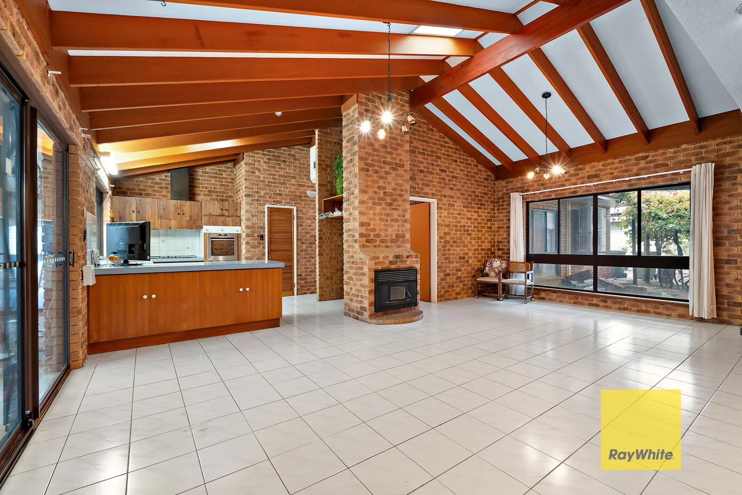 Additional image 2 of 6 Crest Court, Thornlie WA 6108