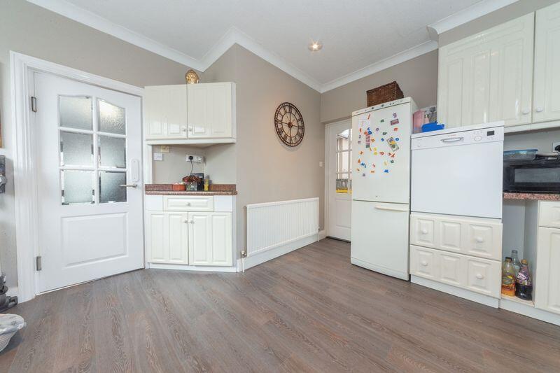 Oaklands Lane, St. Albans photo 5