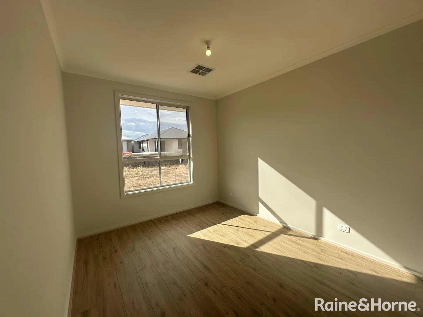 Additional image 3 of 127 Central Avenue, Roseworthy SA 5371