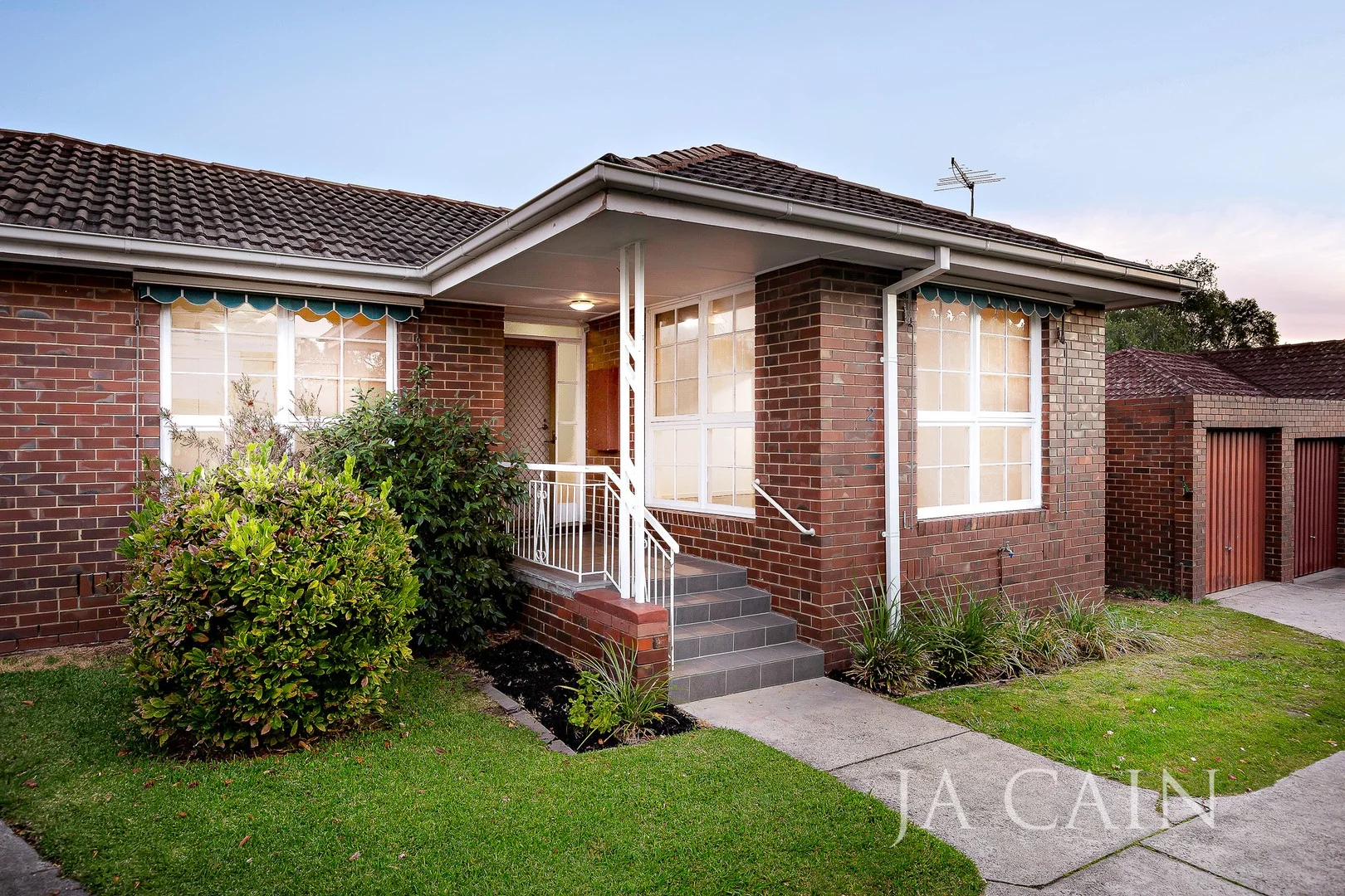 2/6 Yeovil Road, Glen Iris VIC 3146