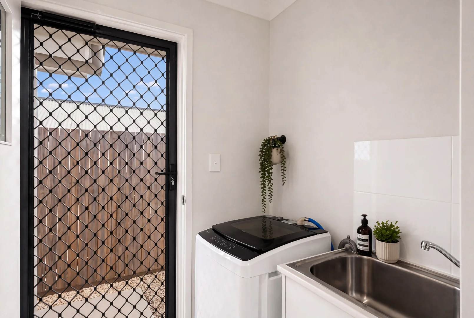 Additional image 13 of 108 Dysart Drive, Holmview QLD 4207