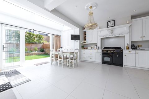 Bracken Avenue, London SW12