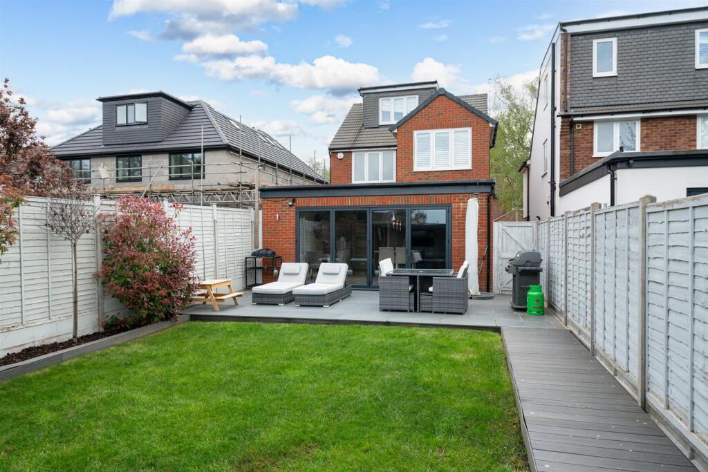 Rowlatt Drive, St. Albans photo 4