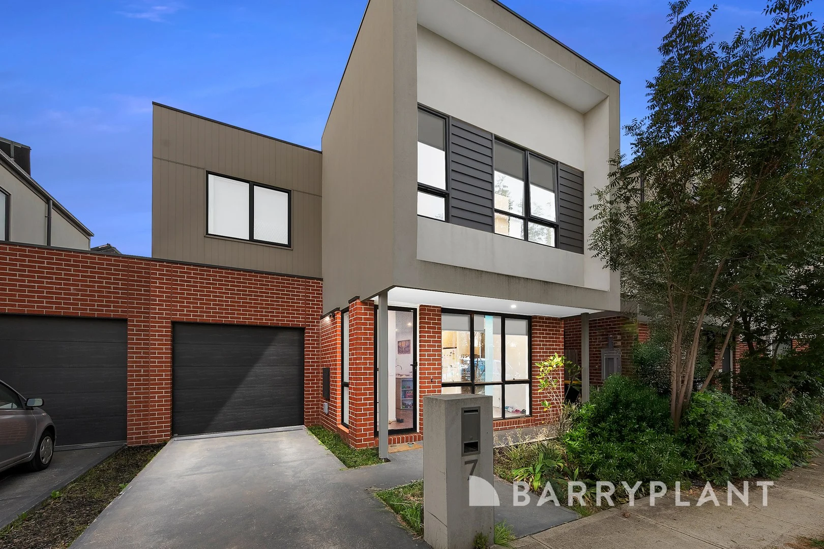 7 Oakden Crescent, St Albans VIC 3021