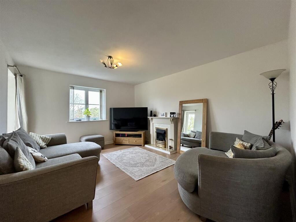 Additional image 3 of Luanne Close, Cradley Heath