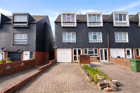 Ludwick Mews, London SE14
