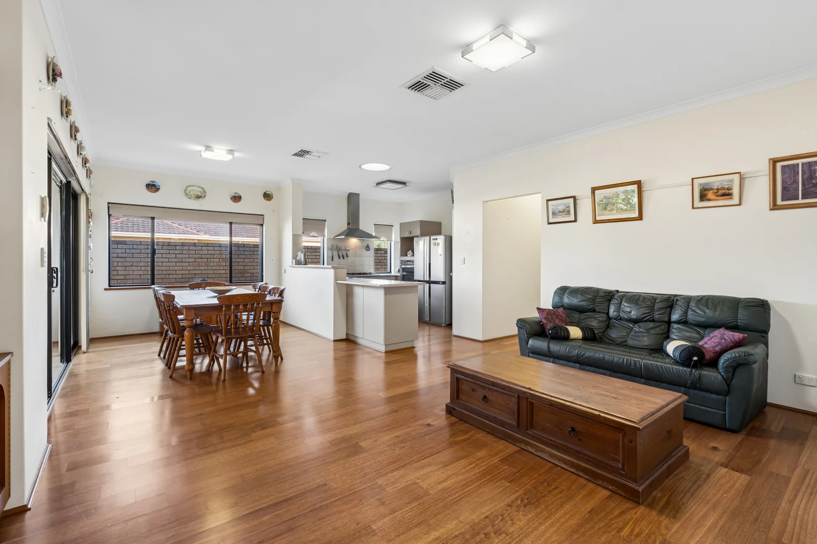 Additional image 8 of 30 Claridge Circle, Thornlie WA 6108