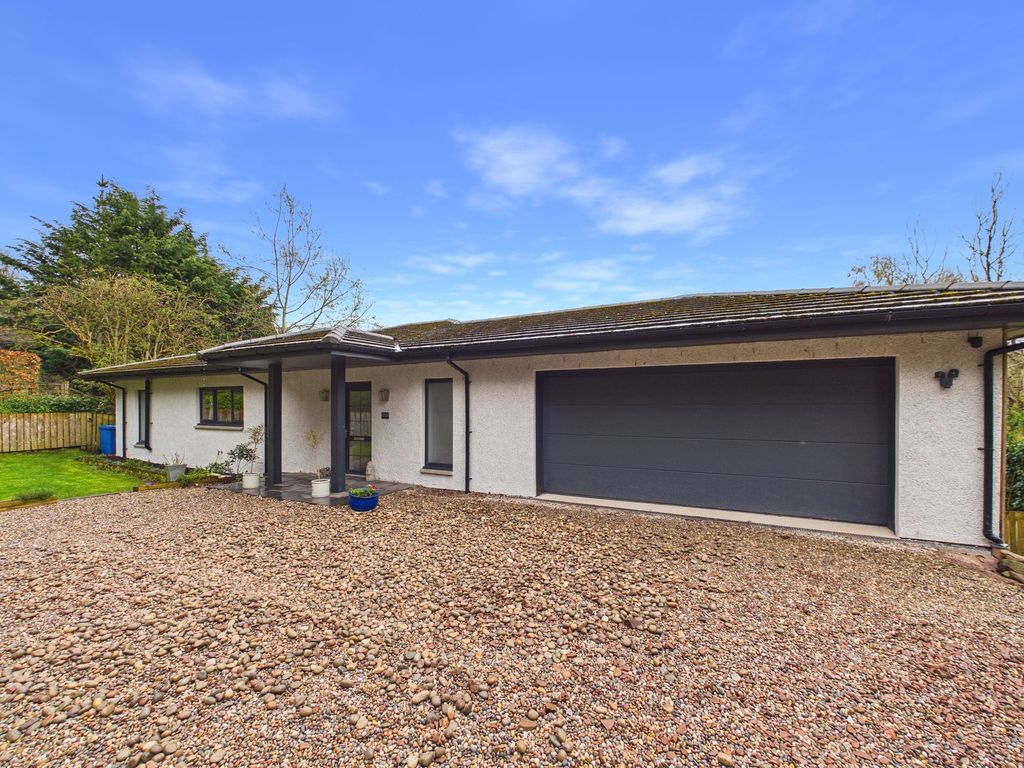 5 bed detached house for saleCastlegate, Lanark ML11 photo 2