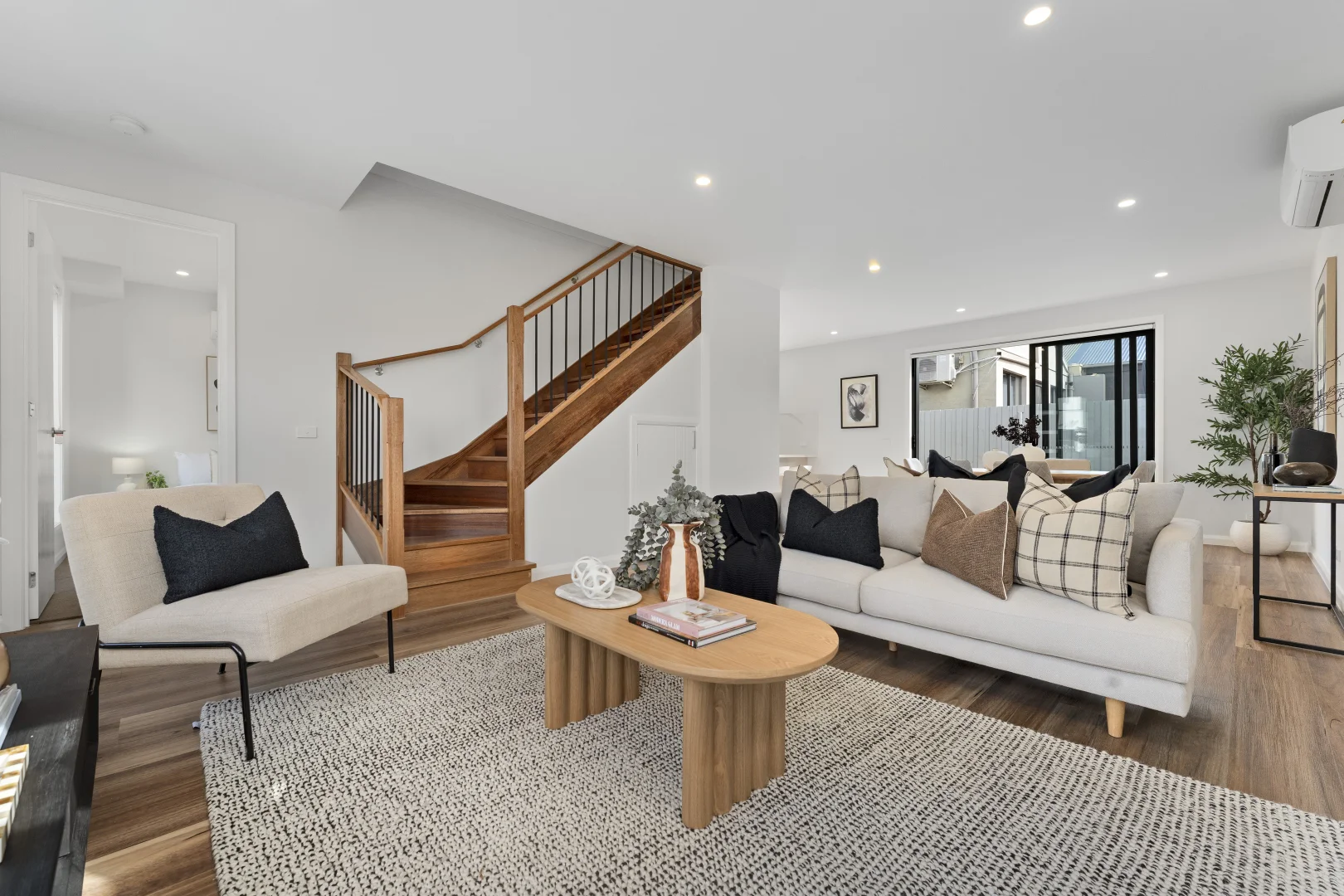 1B Bruton Avenue, Cheltenham VIC 3192 photo 4
