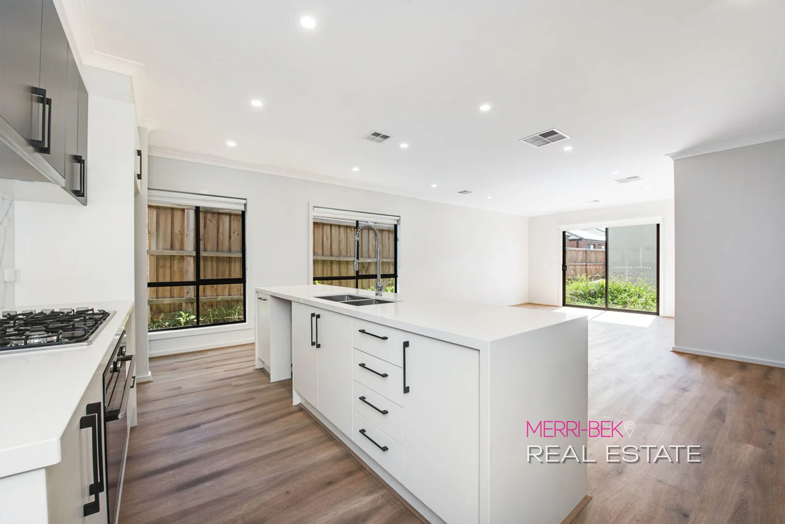 40 Scandia Drive, Mickleham VIC 3064 photo 3