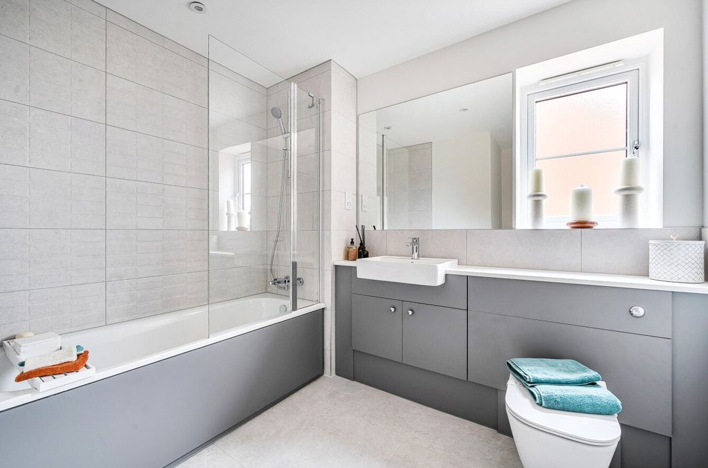 Additional image 15 of 4 bed detached house for saleShepherds Ridge, Mortimer Common, Reading, Berkshire RG7