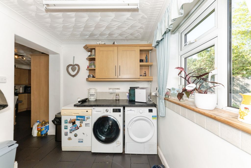 Additional image 24 of 2 bed detached bungalow for saleSea Dyke Way, Grimsby DN36