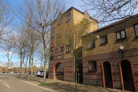Greenland Quay, London SE16