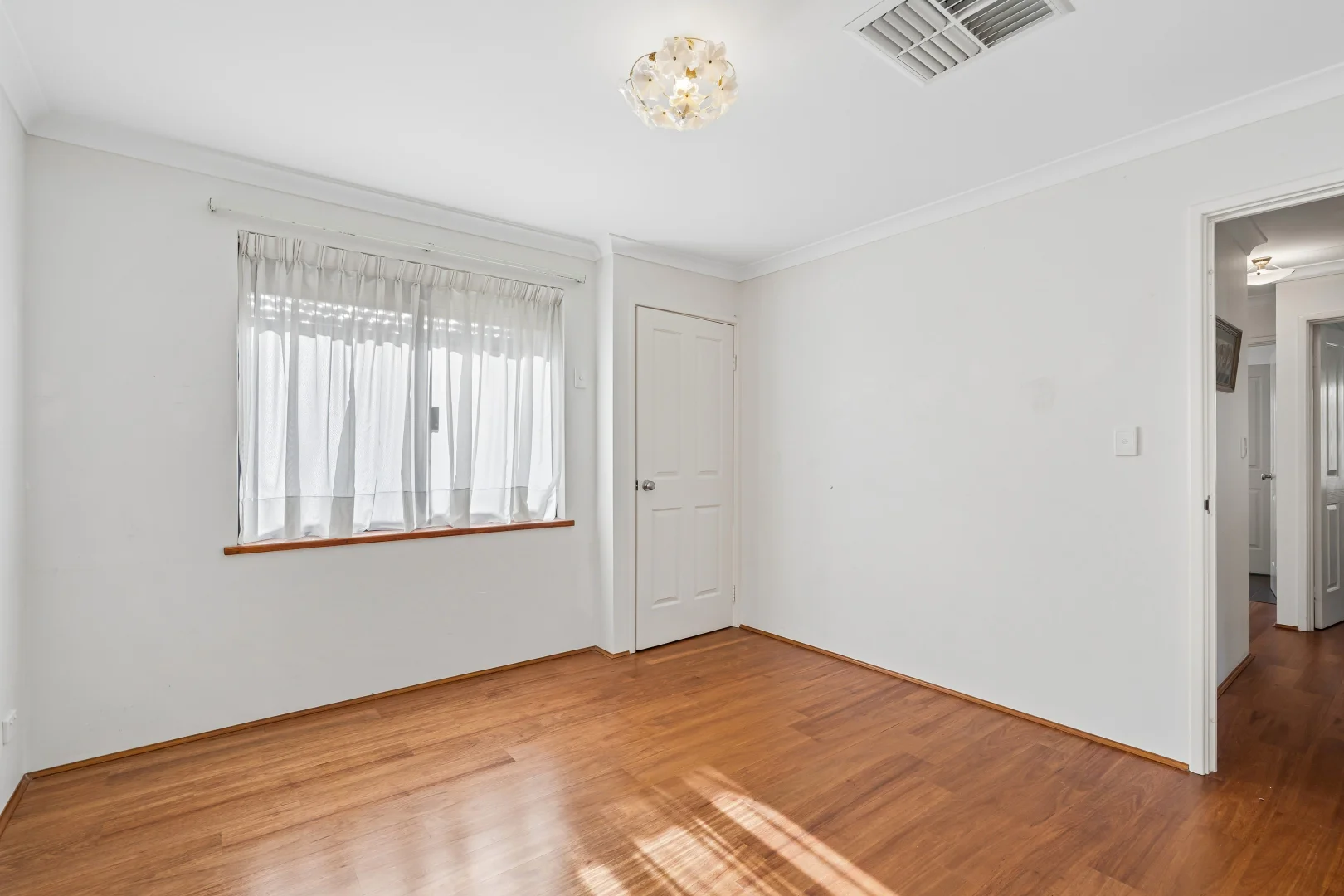 Additional image 22 of 30 Claridge Circle, Thornlie WA 6108