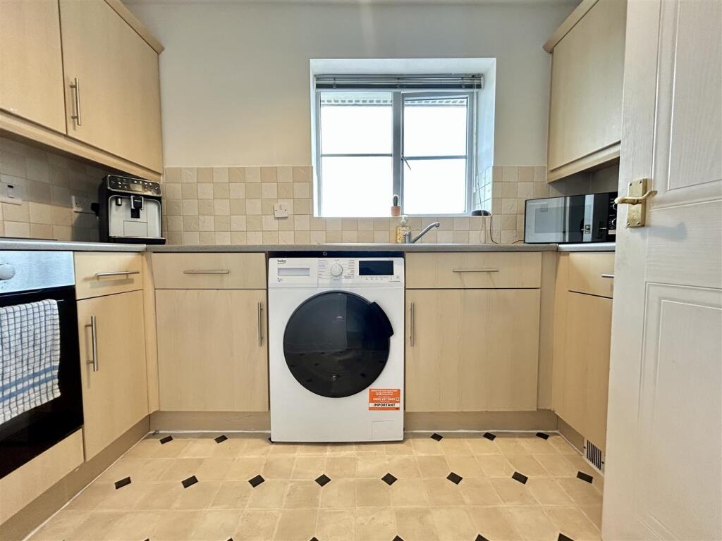 Additional image 4 of Luanne Close, Cradley Heath