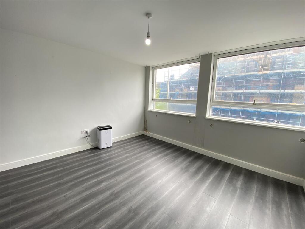 High Street, West Bromwich photo 3