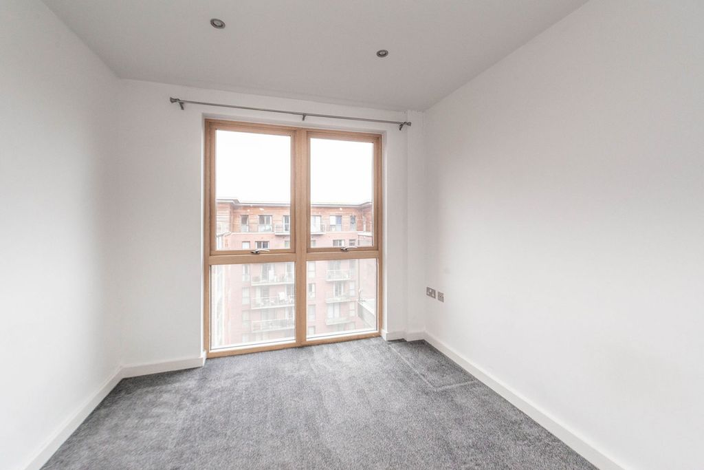 2 bed flat for salePorter Brook House, Ecclesall Road S11 photo 5