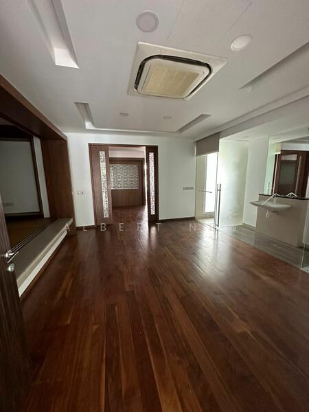 Bukit Timah Road, First Avenue photo 5