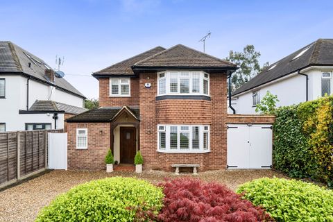 Broadwood Avenue, Ruislip HA4