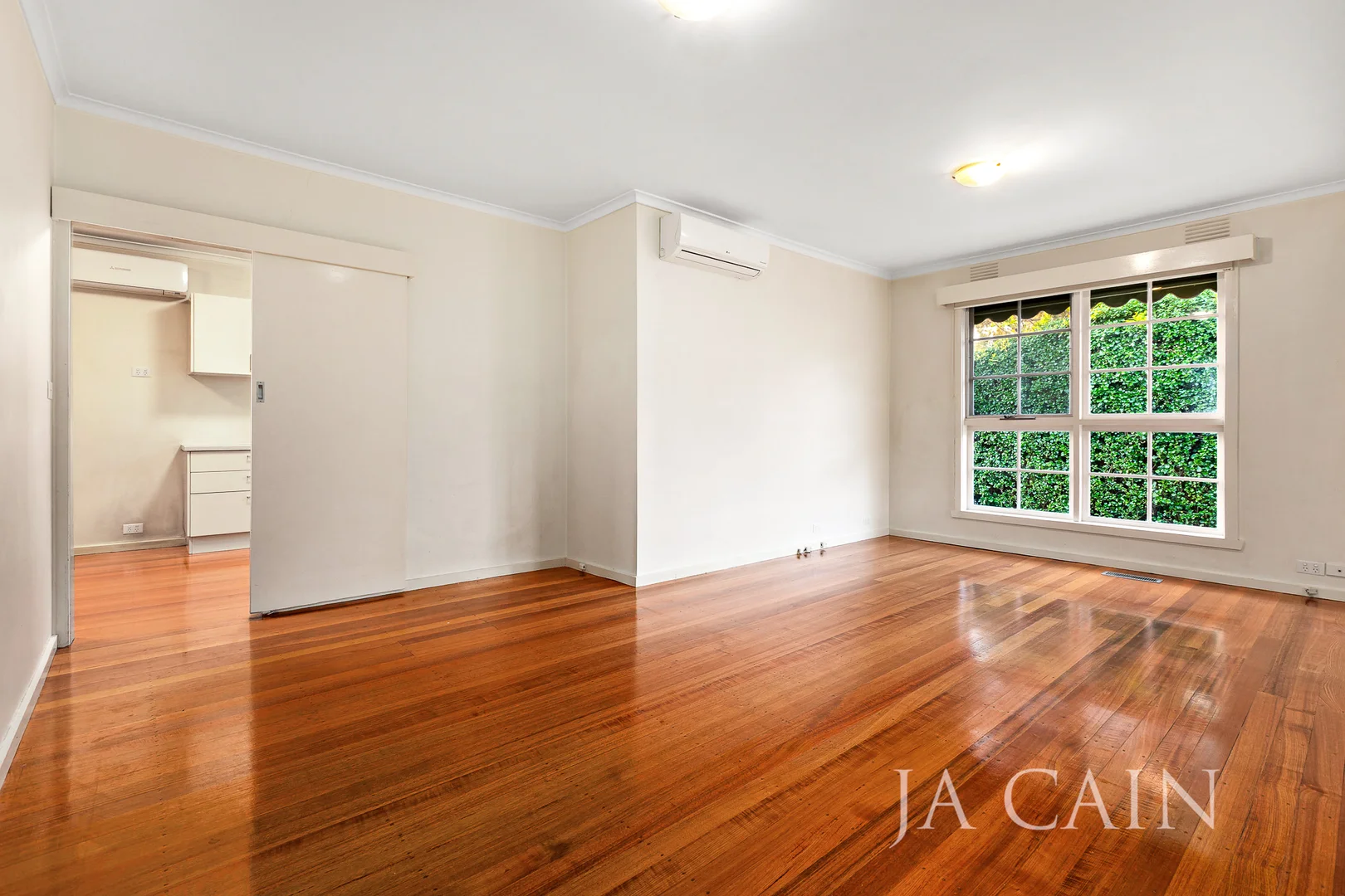 Additional image 2 of 2/6 Yeovil Road, Glen Iris VIC 3146