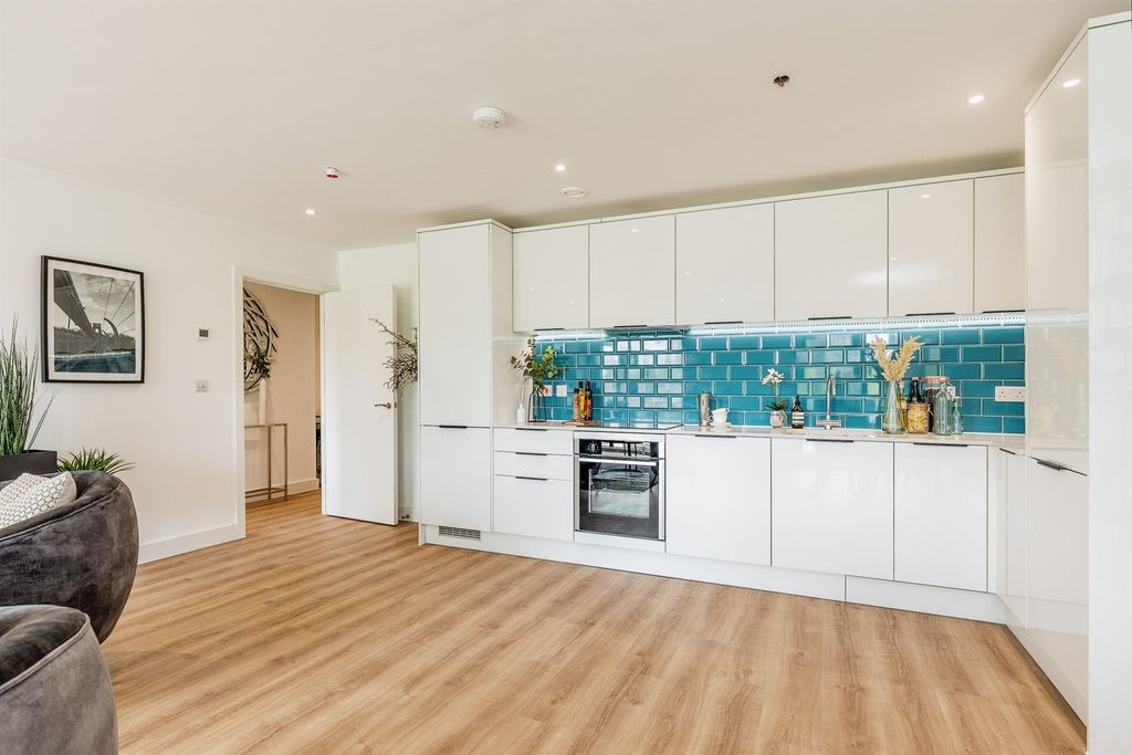 3 bed flat for saleMartingale Way, Portishead, Bristol BS20