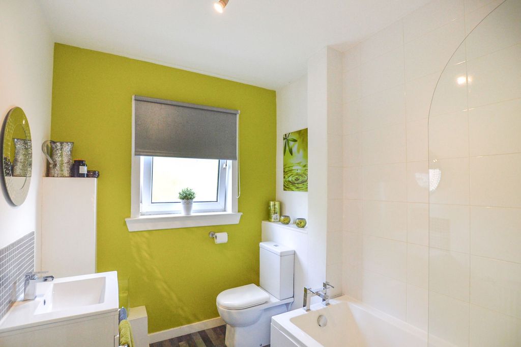 Additional image 9 of 2 bed flat for saleFlat 4, 42 Waterside Street, Largs KA30