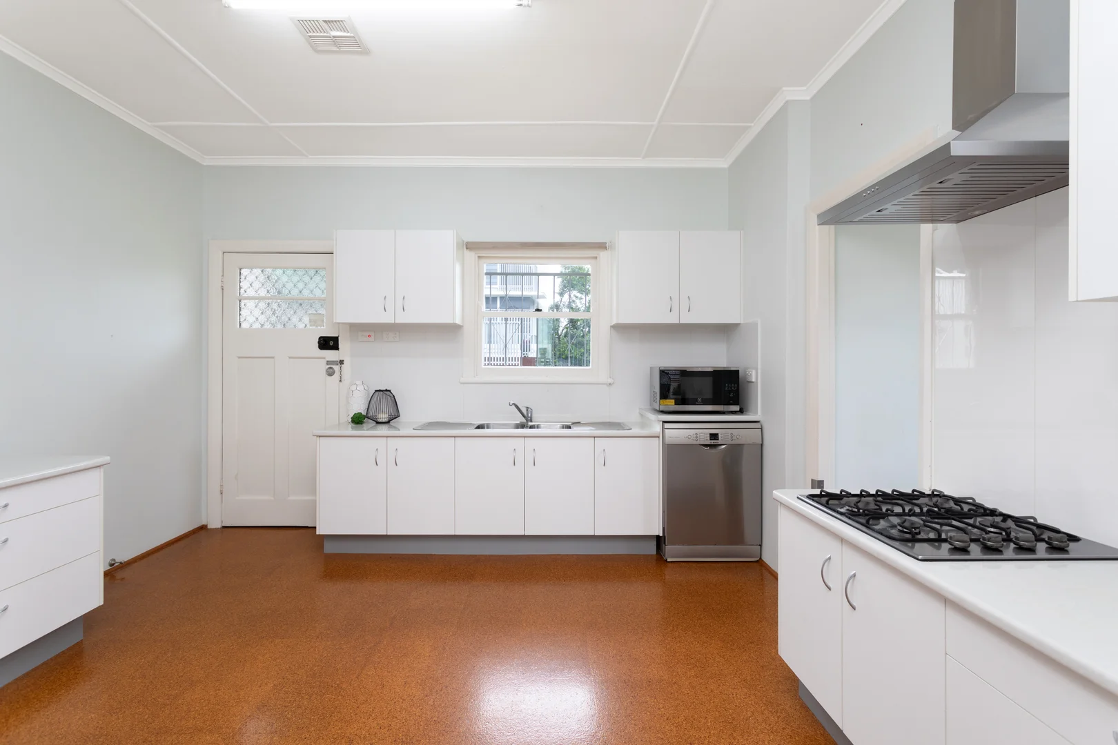73 Perth Street, Camp Hill QLD 4152 photo 5