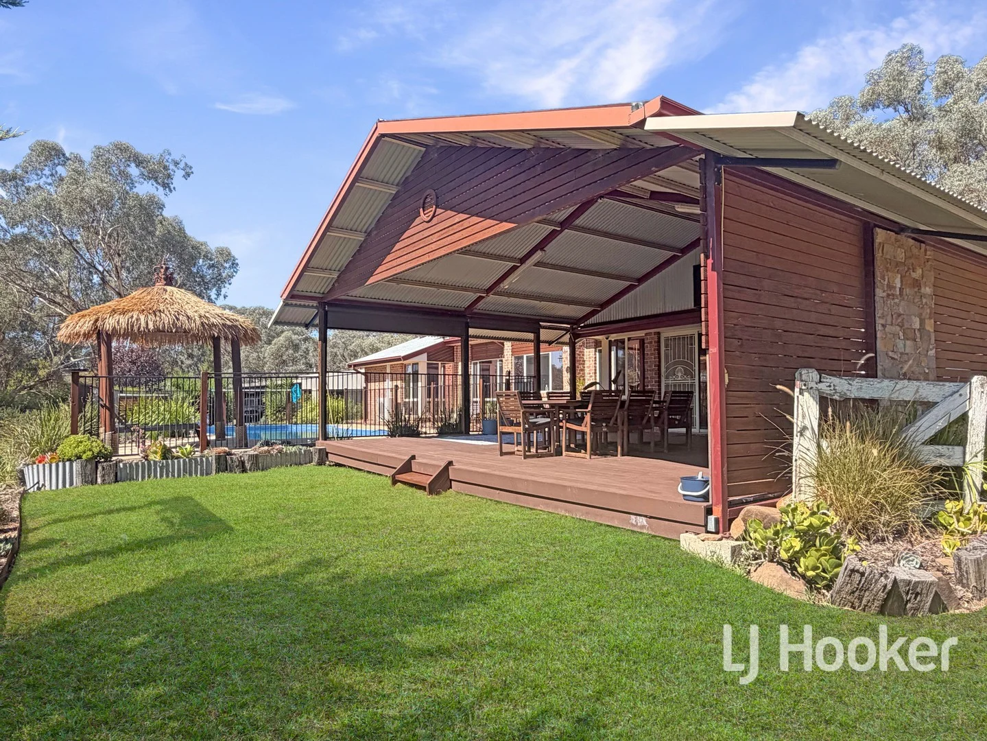 16 Osterley Terrace, Inverell NSW 2360