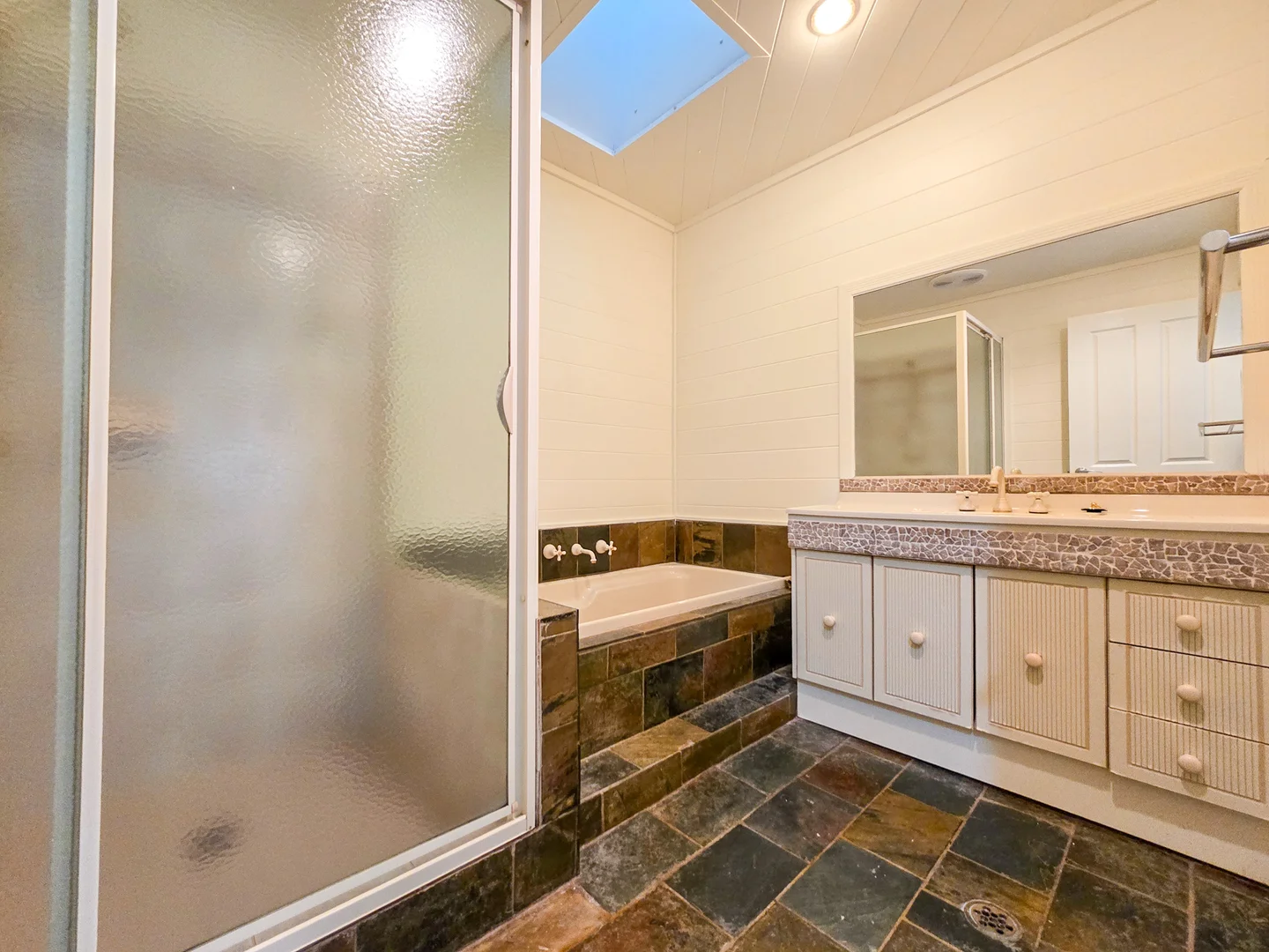 Additional image 13 of 7 Lawn Avenue, Bradbury NSW 2560