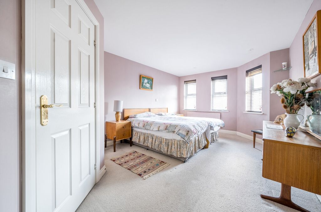 Additional image 4 of 3 bed flat for saleMarshall Square, Banister Park, Southampton, Hampshire SO15