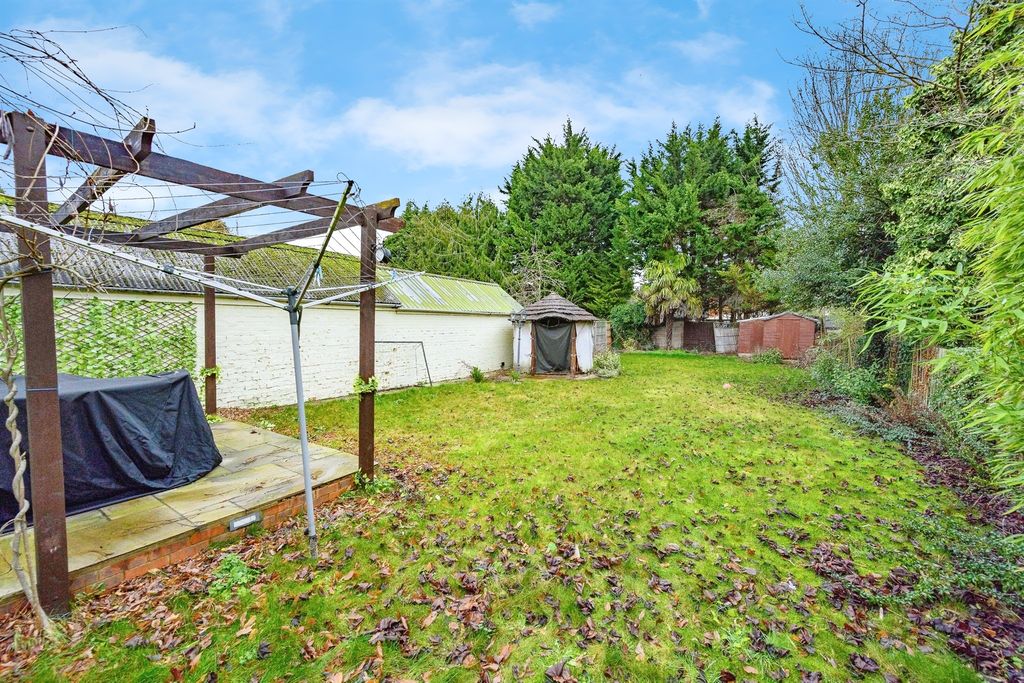 Additional image 18 of 4 bed detached house for saleMarston Gardens, Luton LU2