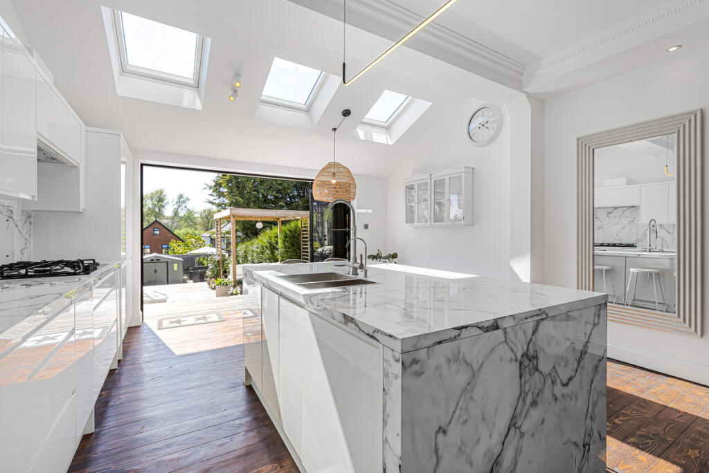 Salisbury Road, Harpenden, AL5