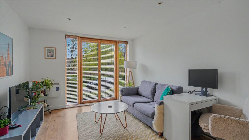 Ascote Lane, Dickens Heath, Solihull, West Midlands, B90 photo 2