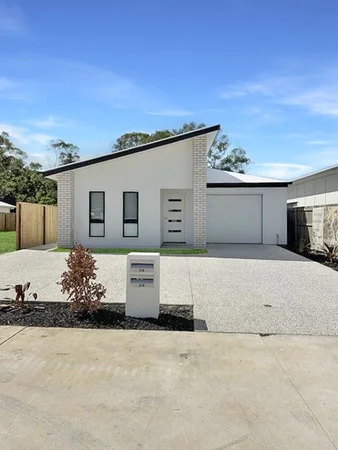 1/4 Moon Court, Lawnton QLD 4501