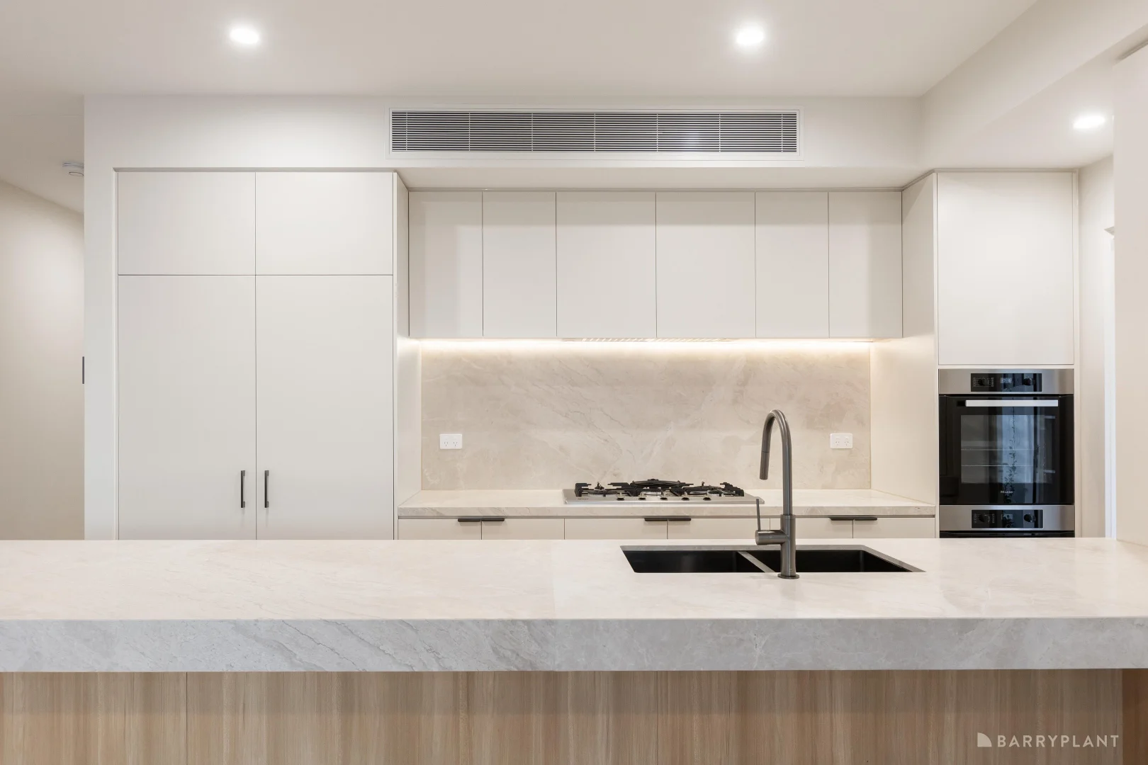 5/2 Ruda Street, Doncaster VIC 3108 photo 5