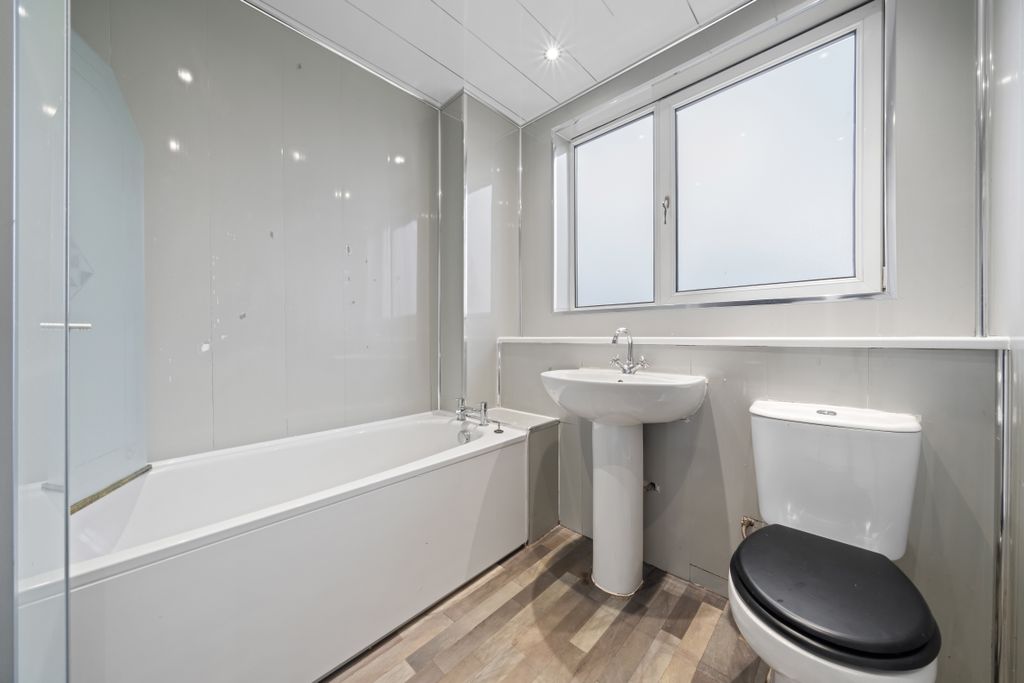 Additional image 16 of 3 bed flat for saleOnslow Road, Drumry, Clydebank G81